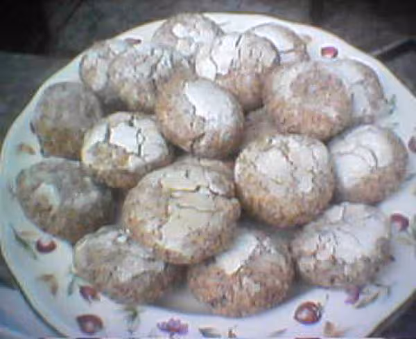 Ghriyba cacahuetes et noix de coco
