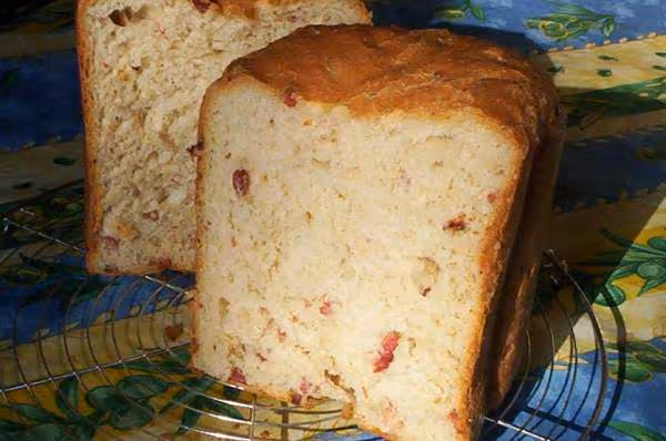 Pain aux oignons lardons tranche