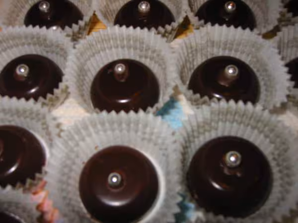 Chocolats fourres confiture de lait aux noisettes
