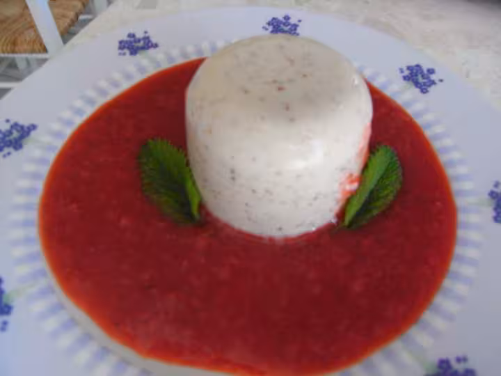 Flan de noisette sans oeuf et puree de fraises