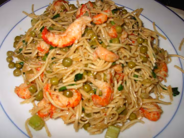 Poelee de nouilles chinoises aux queues d ecrevisses