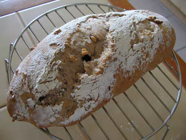 Pain au noix et au levain liquide