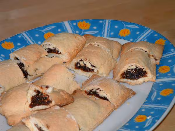 Petits biscuits fourres a la pate de figues fraiches
