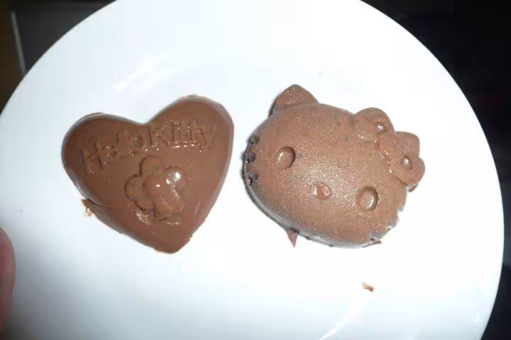 Creme au chocolat avec de l agar agar moule hello kitty