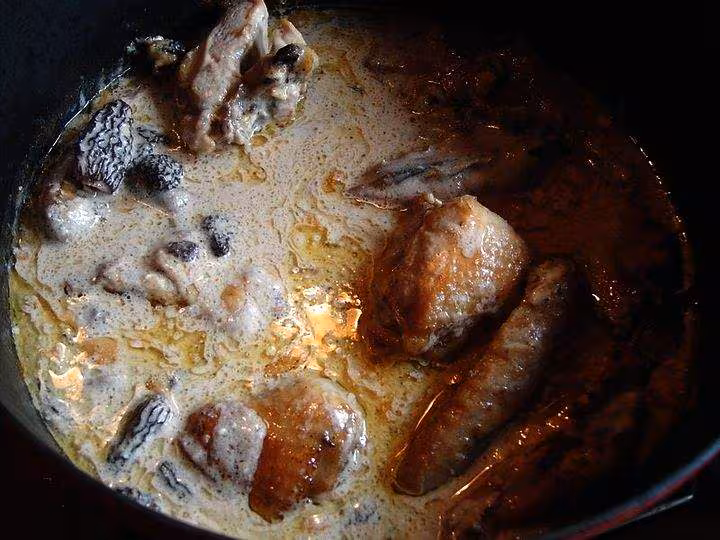Poulet de bresse au vin jaune