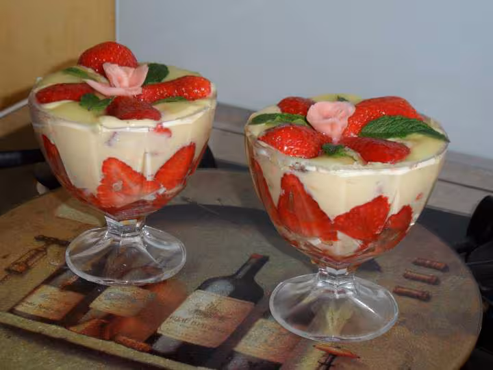 Fraisiers en verrine en coupes du livre tm