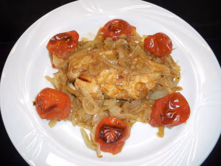 Blancs de poulet aux oignons