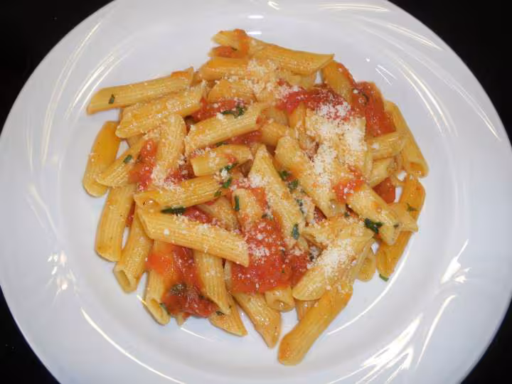 Pennes a la tomate