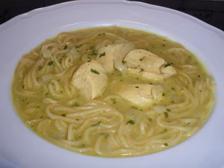 Soupe de poulet aux nouilles
