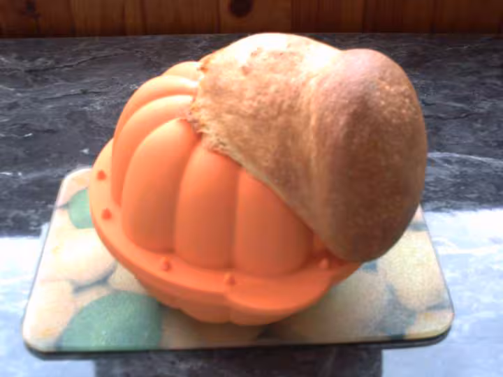 Brioche filante qui a file du moule