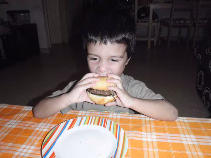 Hugo et son hamburger