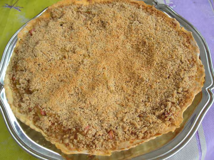 Tarte a la rhubarbe et son streusel de pierre herme 2