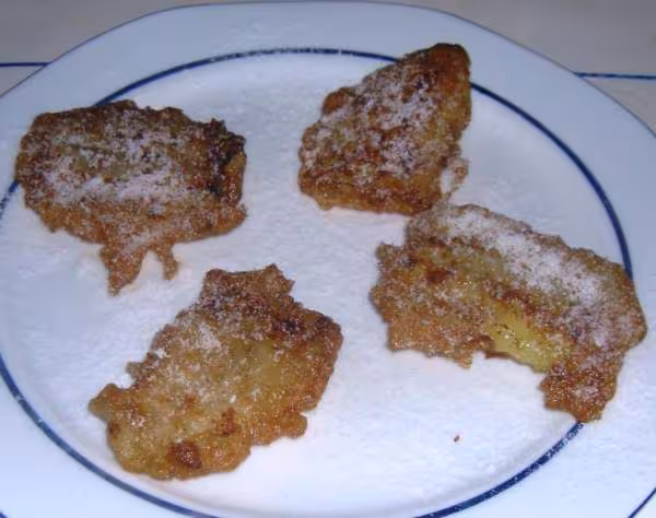 Beignets a la banane prets a deguster