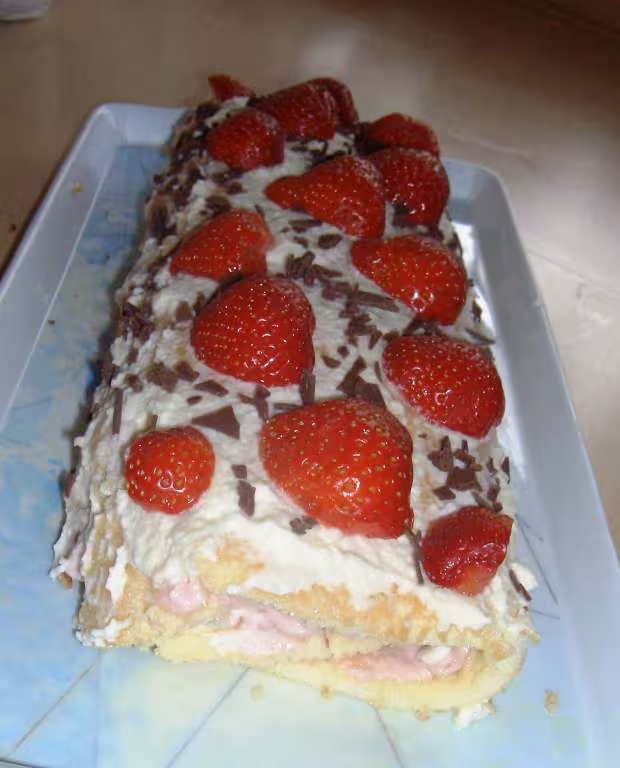 Gateau roule aux fraises extra profil