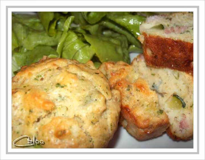 Cakes et muffins au poulet fume et aux courgettes