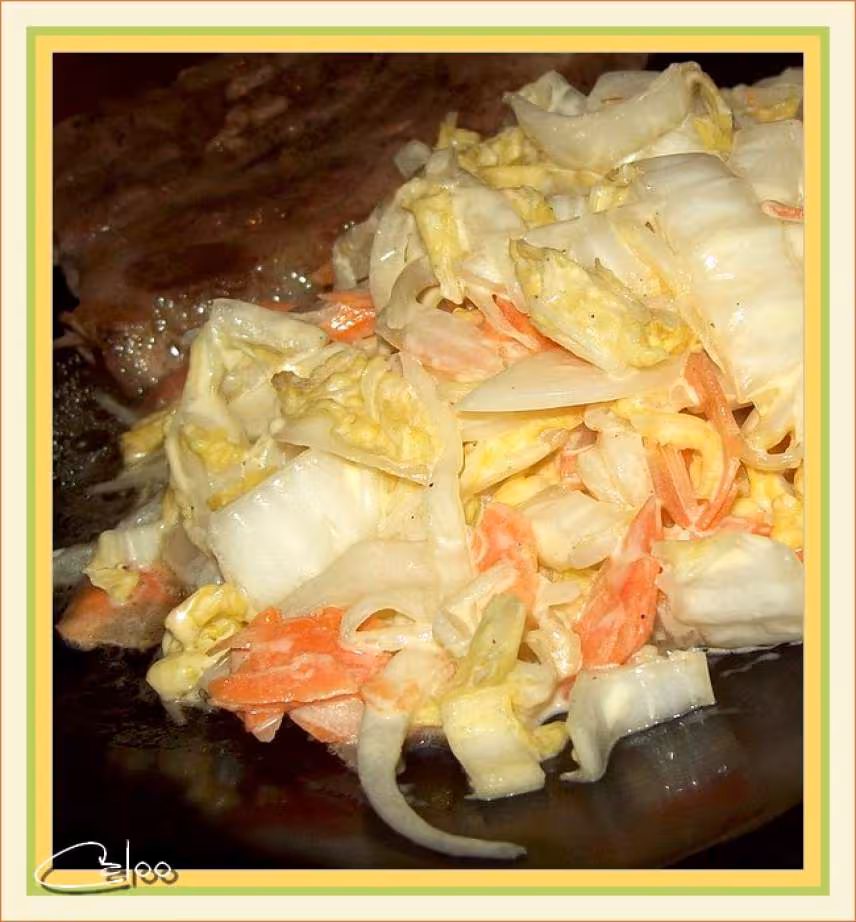 Coleslaw avec du chou chinois