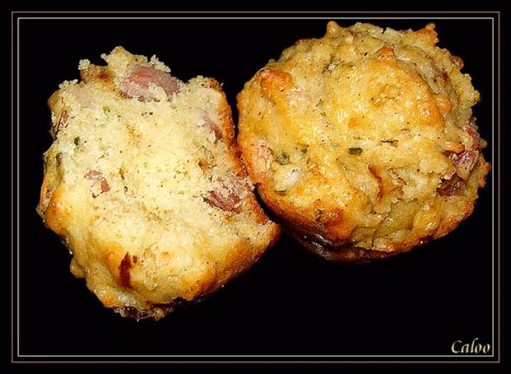 Muffins aux lardons et oignons rissoles