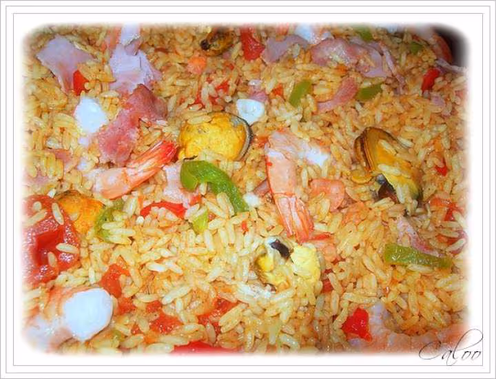 Riz pilaf aux fruits de mer et crevettes roses