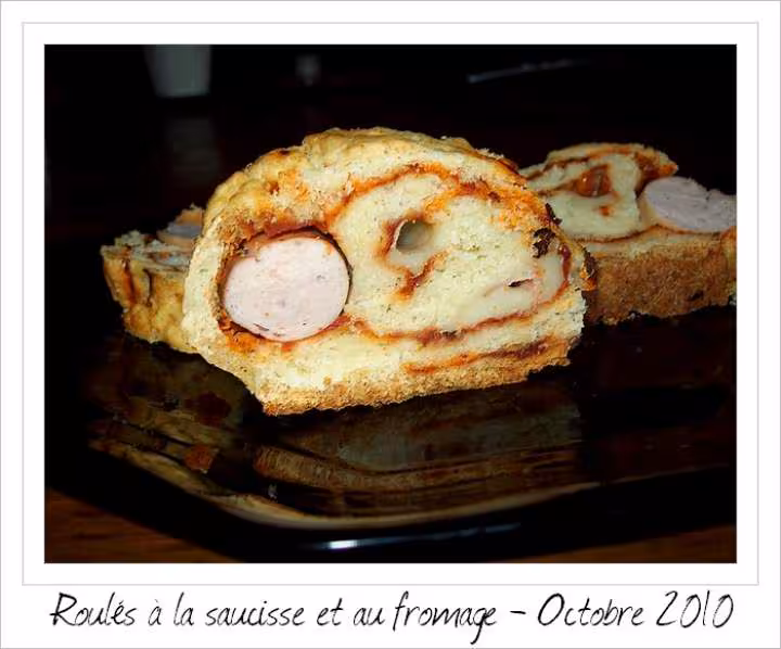Roules a la saucisse et au fromage a raclette