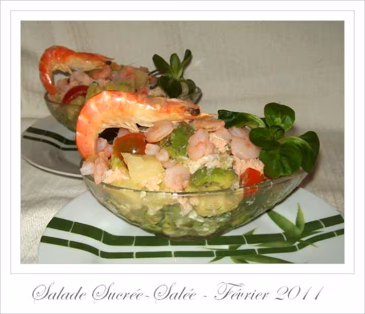 Salade avocat crabe ananas tomates cerises et crevettes