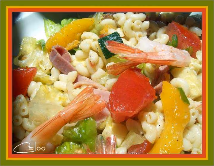 Salade de coquillettes aux crevettes papillon peches jambon etc