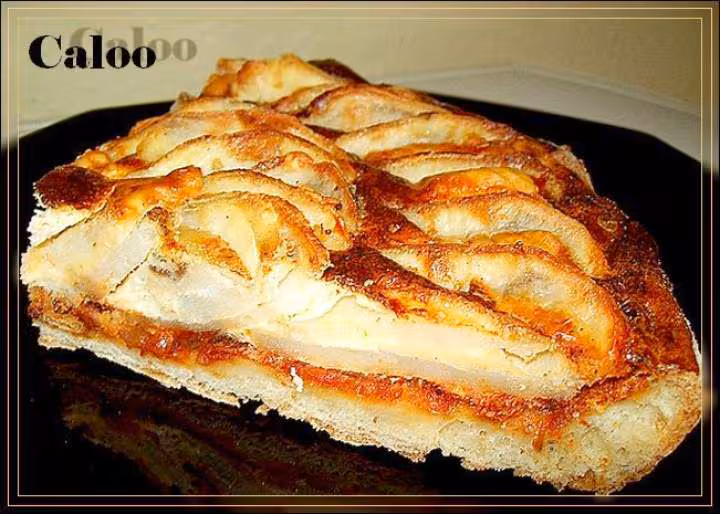Tarte aux pommes de terre au comte sur coulis de tomate