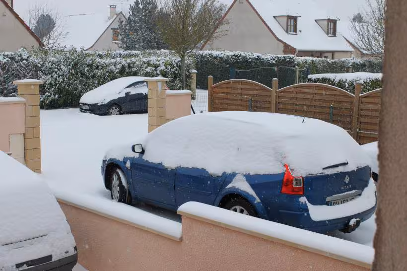 Ma voiture enneigee