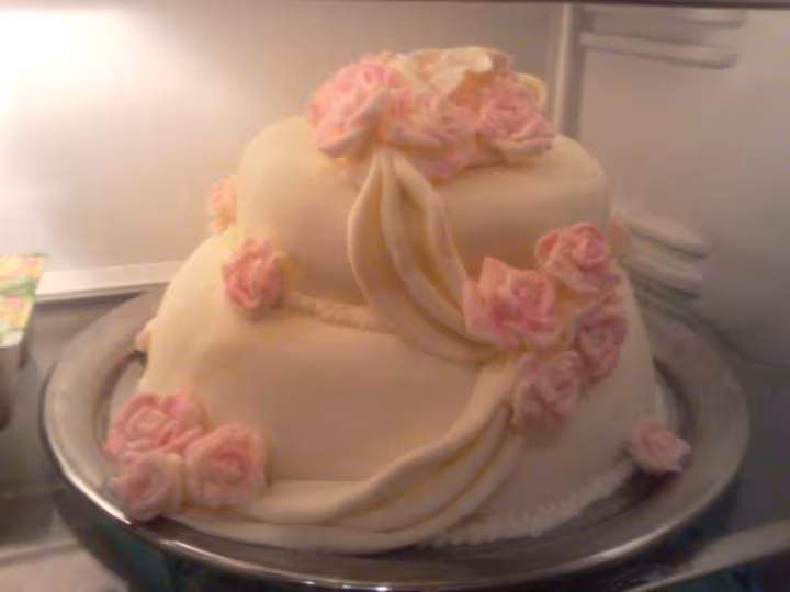Facon wedding cake