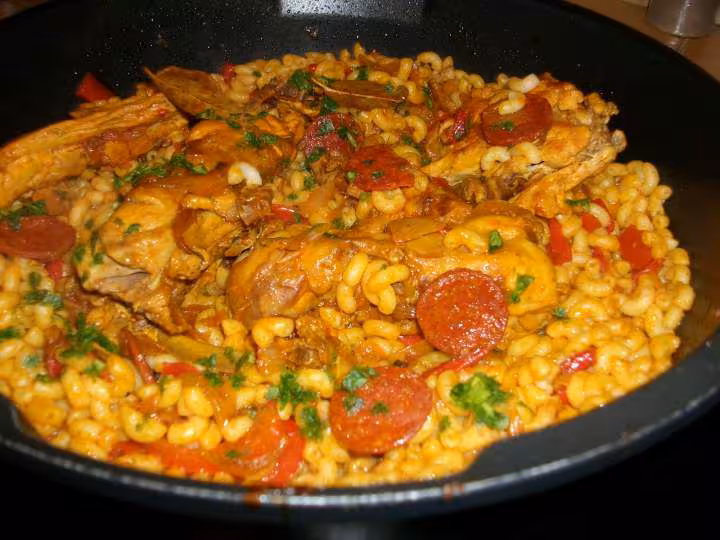 Paella de coquillettes