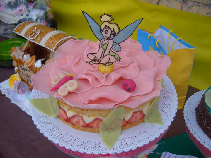 Fraisier fee clochette