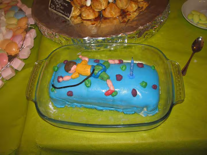 Gateau d anniv de mo frere fan d escalade