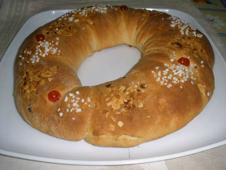 Brioche des rois aux pepites de chocolat apres cuisson