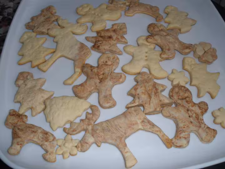 Mes sables de noel apres cuisson 1