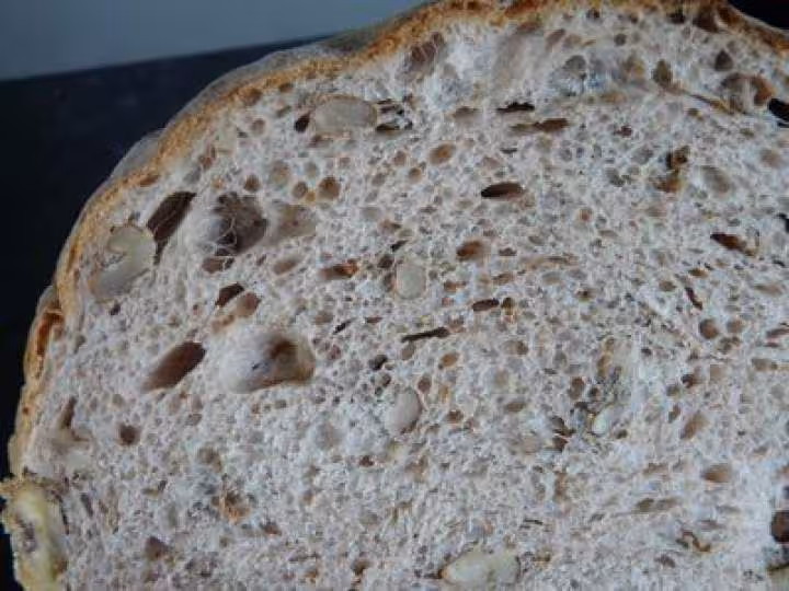 Pain aux noix detail