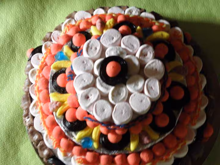 Vue de dessus de mon 2eme gateau de bonbons