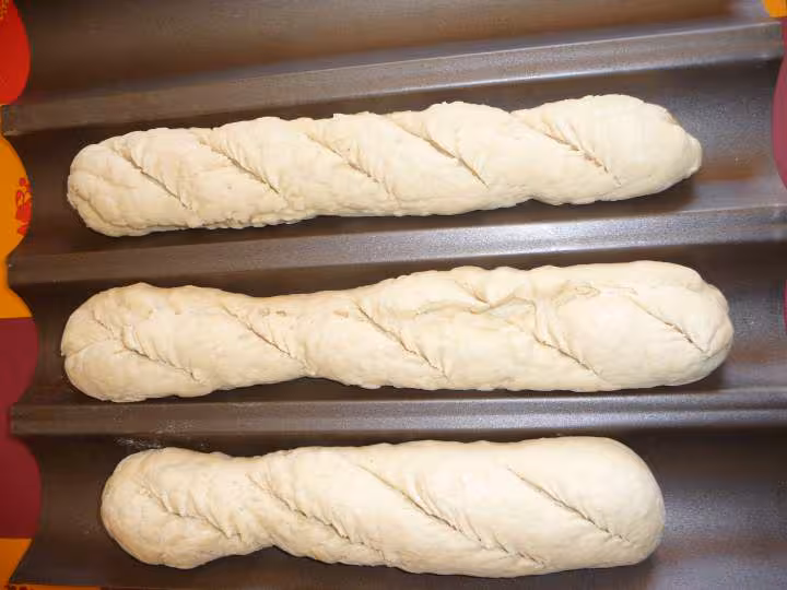 Baguettes avec grignes avant cuisson