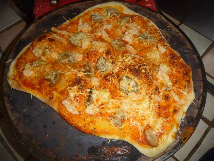Pizza jambon champignon fromage