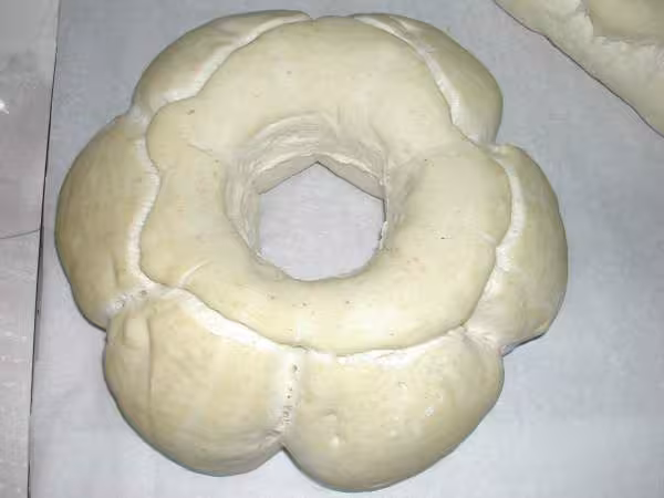 La couronne bordelaise retournee sur plaque