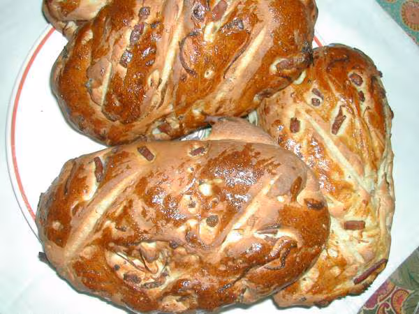 Pain brioche oignons lardons