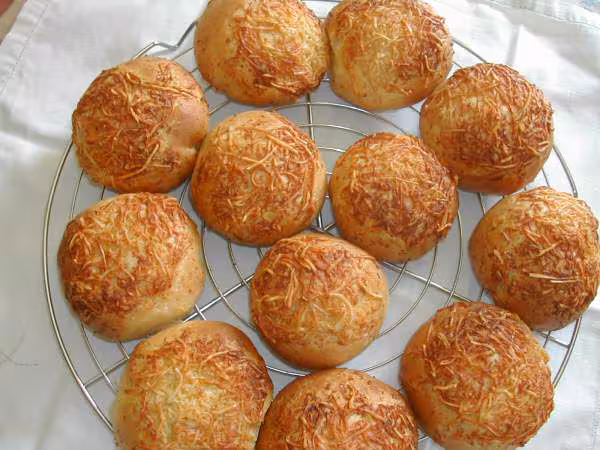 Petits pains au gruyere