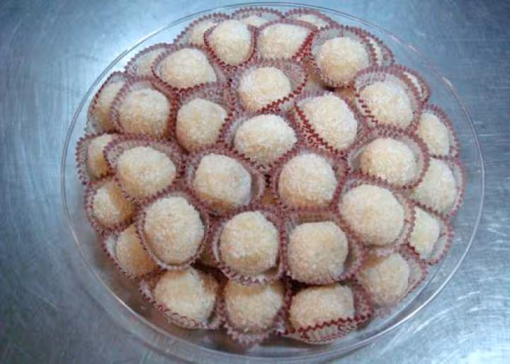 Beijinhos de coco