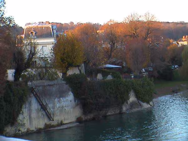 Une petite falaise a la ferte