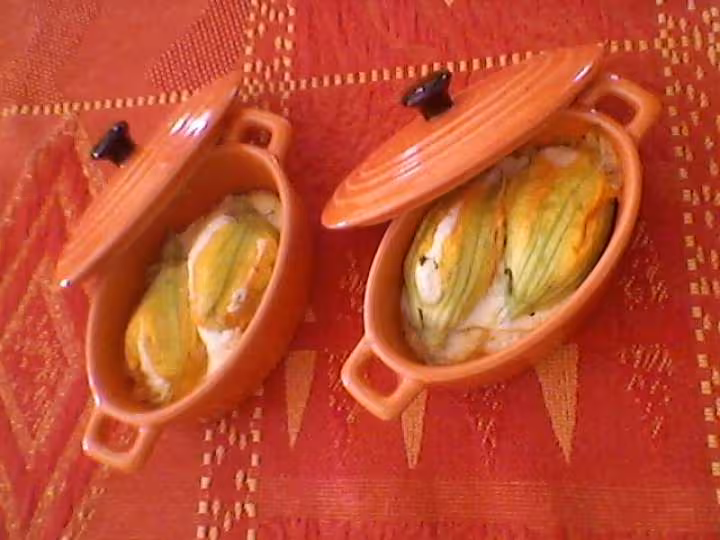 Fleurs de courgette farcies au fromage
