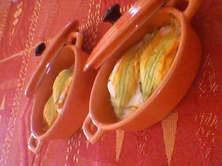 Fleurs de courgette farcies au fromage
