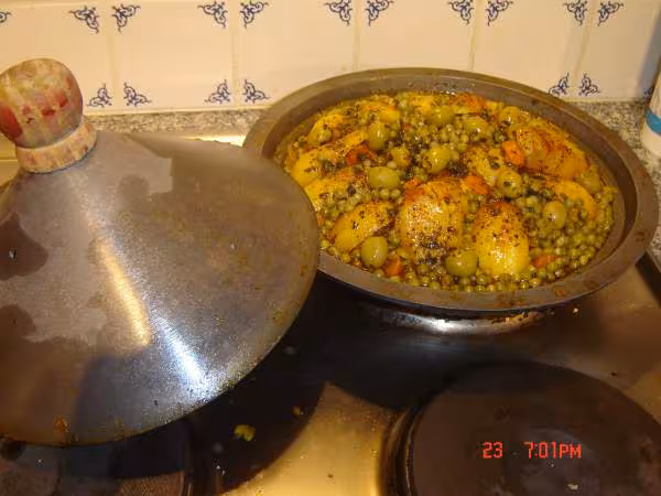 Tagine de poulet pomme de terre olives