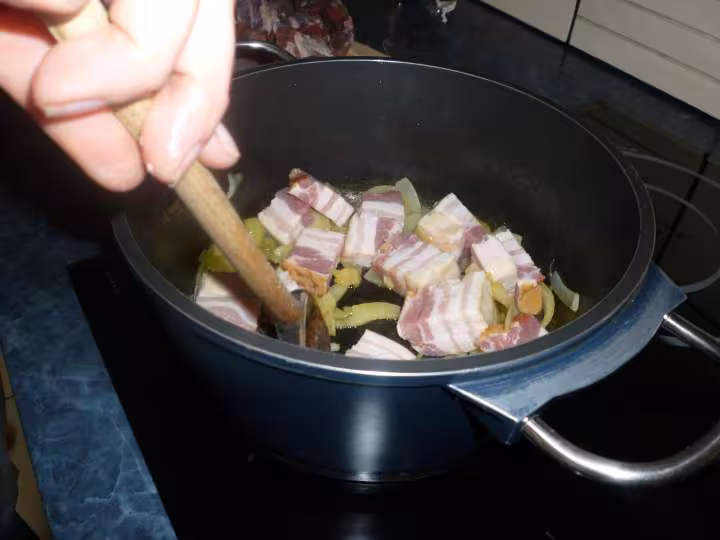 Les lardons et les oignons
