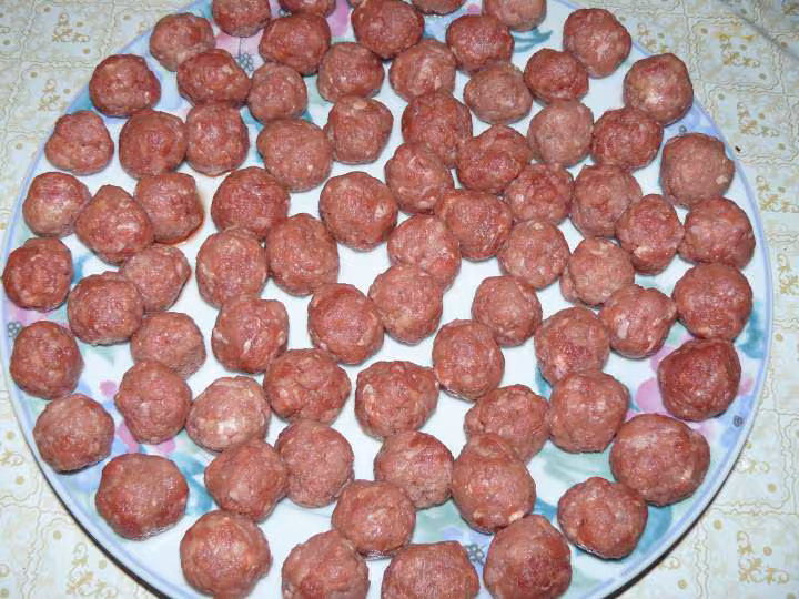 Boulettes de viande hachee aux tomates