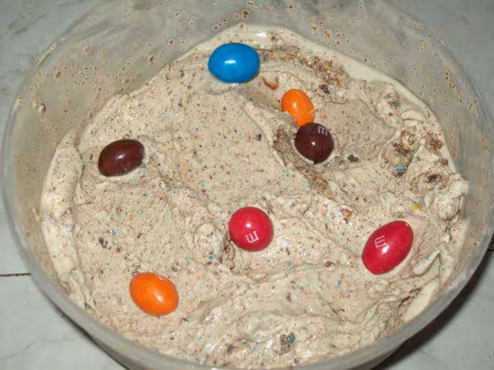 Glace vanille et mm s sortie de la sorbetiere