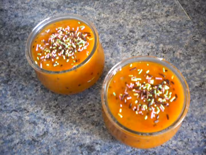 Compotee d abricots et de kiwis