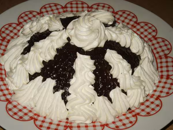 Marquise glacee aux amandes grillees et chocolat